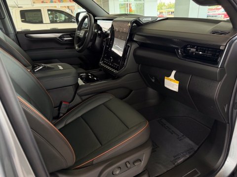 New Sterling Metallic 2026 GMC Yukon XL AT4 4WD - photo 17 - Stock #261376