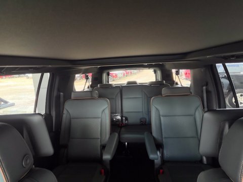 New Sterling Metallic 2026 GMC Yukon XL AT4 4WD - photo 27 - Stock #261376