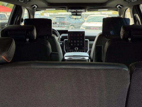 2026 GMC Yukon XL AT4 - Photo 9