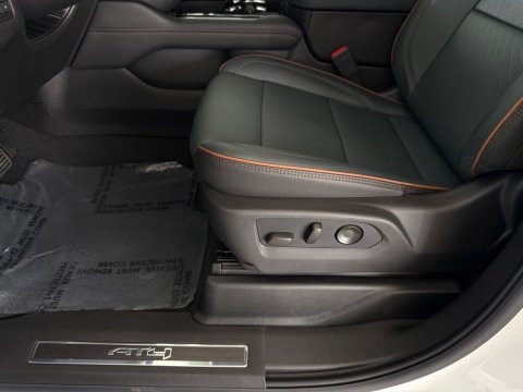 New Summit White 2026 GMC Yukon XL AT4 4WD - photo 12 - Stock #261373