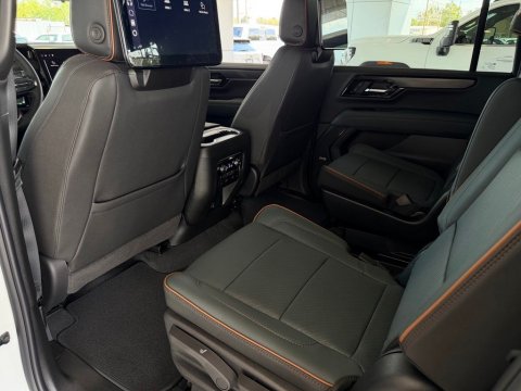 New Summit White 2026 GMC Yukon XL AT4 4WD - photo 15 - Stock #261373