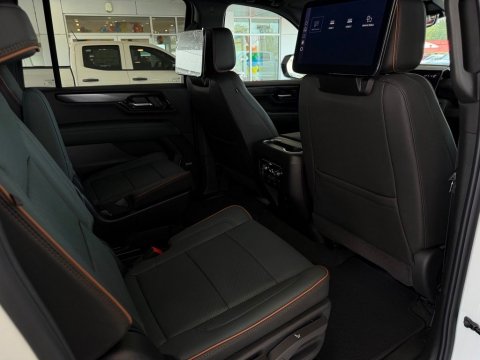 New Summit White 2026 GMC Yukon XL AT4 4WD - photo 18 - Stock #261373