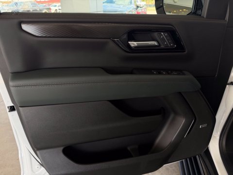 New Summit White 2026 GMC Yukon XL AT4 4WD - photo 12 - Stock #261373
