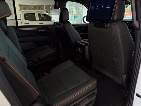 New Summit White 2026 GMC Yukon XL AT4 4WD - photo 19 - Stock #261373