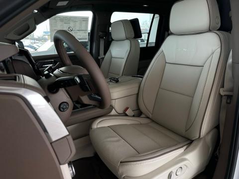 New Summit White 2026 GMC Yukon XL Denali 4WD - photo 13 - Stock #260627