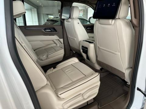 New Summit White 2026 GMC Yukon XL Denali 4WD - photo 17 - Stock #260627