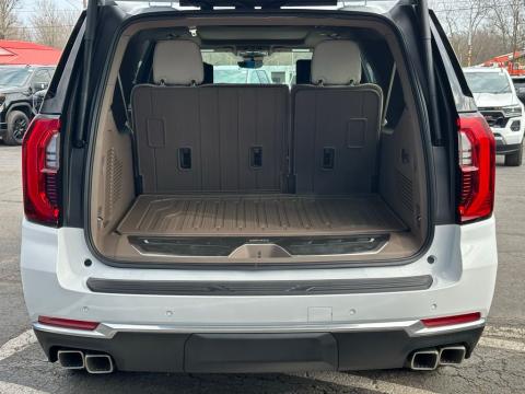 New Summit White 2026 GMC Yukon XL Denali 4WD - photo 8 - Stock #260627