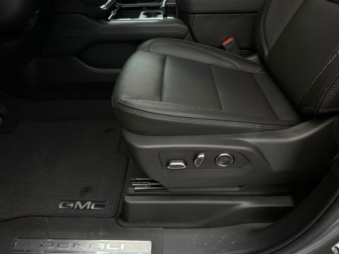 New Sterling Metallic 2026 GMC Yukon XL Denali 4WD - photo 12 - Stock #260527