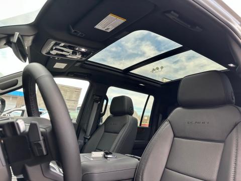 New Sterling Metallic 2026 GMC Yukon XL Denali 4WD - photo 14 - Stock #260527