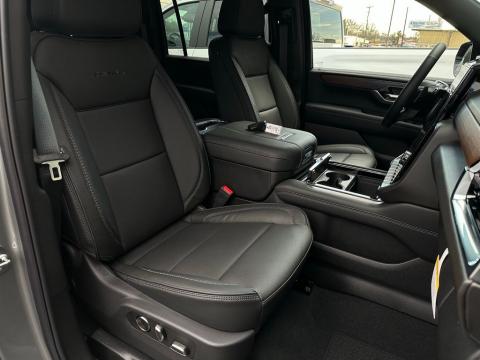 New Sterling Metallic 2026 GMC Yukon XL Denali 4WD - photo 17 - Stock #260527