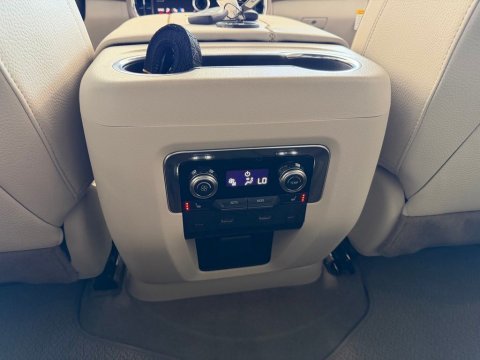 New Glacier White Tricoat 2026 GMC Yukon XL Denali 4WD - photo 22 - Stock #261377