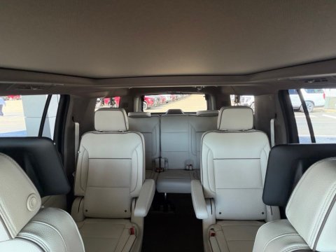 New Glacier White Tricoat 2026 GMC Yukon XL Denali 4WD - photo 27 - Stock #261377