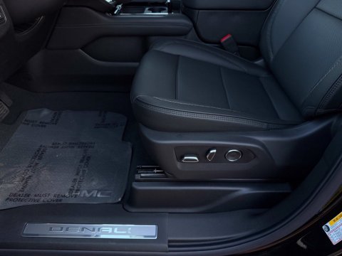 New Onyx Black 2026 GMC Yukon XL Denali 4WD - photo 13 - Stock #261375