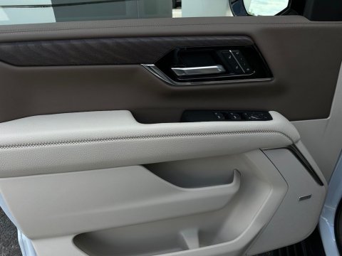 New Glacier White Tricoat 2026 GMC Yukon XL Denali 4WD - photo 11 - Stock #260528