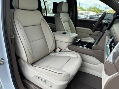 New Glacier White Tricoat 2026 GMC Yukon XL Denali 4WD - photo 17 - Stock #260528