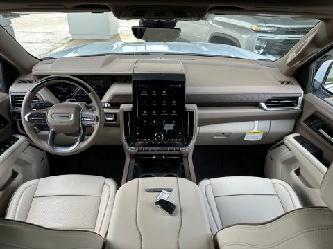 New Glacier White Tricoat 2026 GMC Yukon XL Denali 4WD - photo 20 - Stock #260528