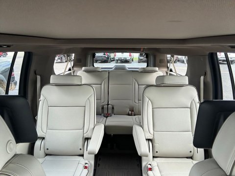 New Glacier White Tricoat 2026 GMC Yukon XL Denali 4WD - photo 26 - Stock #260528