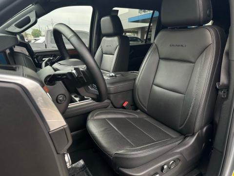 Pre-Owned Sterling Metallic 2025 GMC Yukon XL Denali 4WD - photo 14 - Stock #A1056
