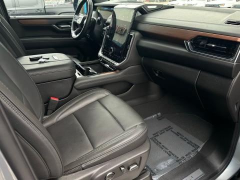 Pre-Owned Sterling Metallic 2025 GMC Yukon XL Denali 4WD - photo 17 - Stock #A1056