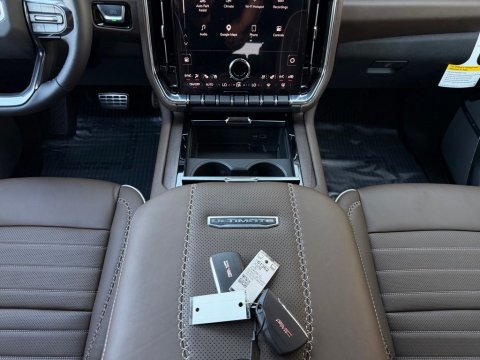 New Glacier White Tricoat 2026 GMC Yukon XL Denali Ultimate 4WD - photo 21 - Stock #261362
