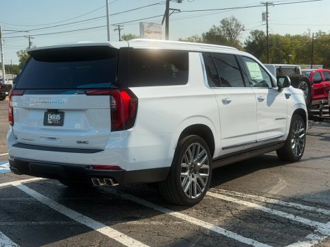 New Glacier White Tricoat 2026 GMC Yukon XL Denali Ultimate 4WD - photo 7 - Stock #261362
