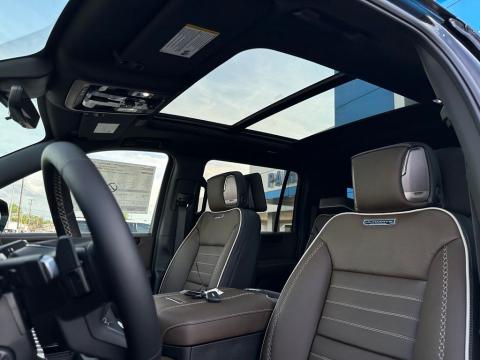 New Onyx Black 2026 GMC Yukon XL Denali Ultimate 4WD - photo 14 - Stock #261083