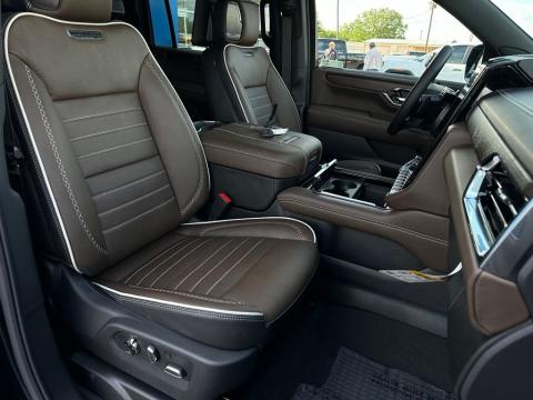 New Onyx Black 2026 GMC Yukon XL Denali Ultimate 4WD - photo 17 - Stock #261083