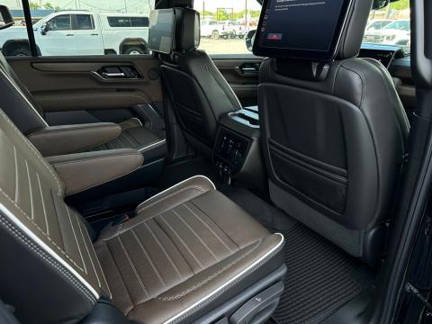 New Onyx Black 2026 GMC Yukon XL Denali Ultimate 4WD - photo 18 - Stock #261083