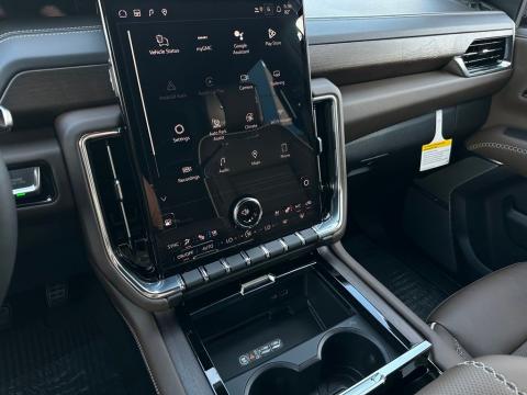 New Onyx Black 2026 GMC Yukon XL Denali Ultimate 4WD - photo 23 - Stock #261083