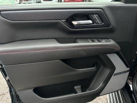 New Onyx Black 2026 GMC Yukon AT4 Ultimate 4WD - photo 11 - Stock #260987