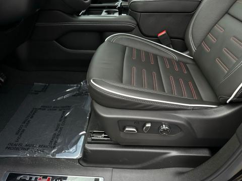 New Onyx Black 2026 GMC Yukon AT4 Ultimate 4WD - photo 12 - Stock #260987