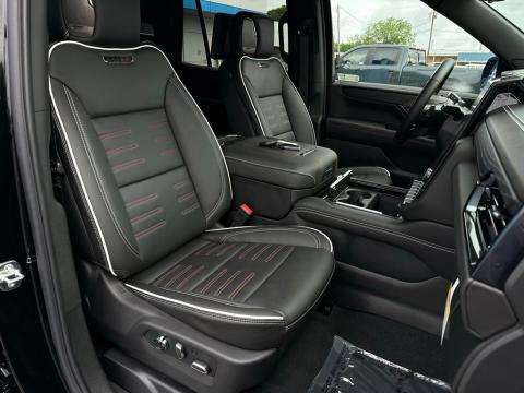 New Onyx Black 2026 GMC Yukon AT4 Ultimate 4WD - photo 17 - Stock #260987