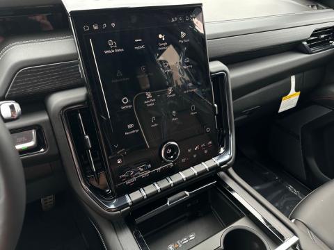 New Onyx Black 2026 GMC Yukon AT4 Ultimate 4WD - photo 24 - Stock #260987