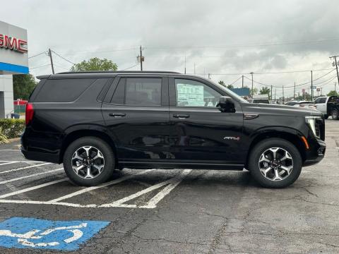 New Onyx Black 2026 GMC Yukon AT4 Ultimate 4WD - photo 4 - Stock #260987