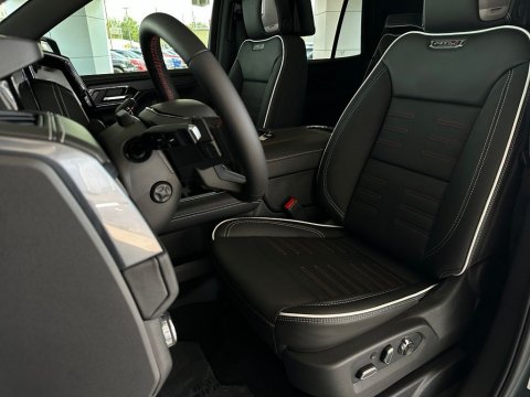 New Midnight Pine 2026 GMC Yukon AT4 Ultimate 4WD - photo 13 - Stock #261182