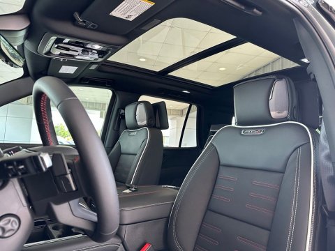 New Midnight Pine 2026 GMC Yukon AT4 Ultimate 4WD - photo 14 - Stock #261182