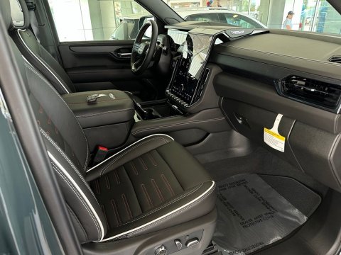 New Midnight Pine 2026 GMC Yukon AT4 Ultimate 4WD - photo 16 - Stock #261182