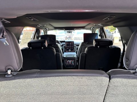 New Midnight Pine 2026 GMC Yukon AT4 Ultimate 4WD - photo 9 - Stock #261182