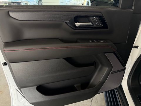 New Summit White 2026 GMC Yukon XL AT4 Ultimate 4WD - photo 11 - Stock #261229