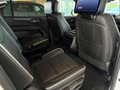 New Summit White 2026 GMC Yukon XL AT4 Ultimate 4WD - photo 18 - Stock #261229