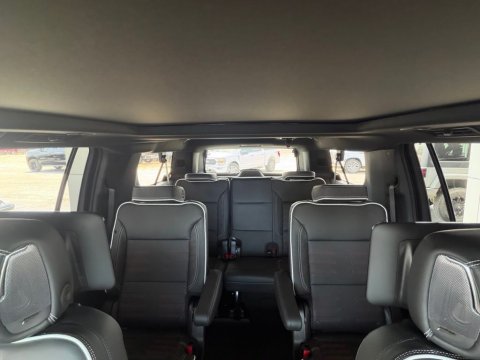 New Summit White 2026 GMC Yukon XL AT4 Ultimate 4WD - photo 26 - Stock #261229