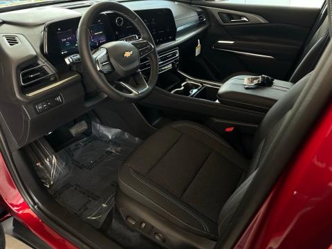New Radiant Red Tintcoat 2026 Chevrolet Traverse LT FWD - photo 10 - Stock #260833