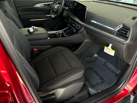 New Radiant Red Tintcoat 2026 Chevrolet Traverse LT FWD - photo 16 - Stock #260833