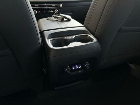 New Radiant Red Tintcoat 2026 Chevrolet Traverse LT FWD - photo 21 - Stock #260833