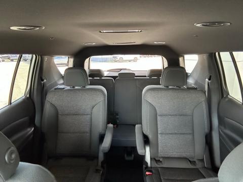 New Radiant Red Tintcoat 2026 Chevrolet Traverse LT FWD - photo 25 - Stock #260833