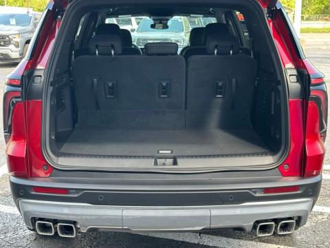 New Radiant Red Tintcoat 2026 Chevrolet Traverse LT FWD - photo 8 - Stock #260833