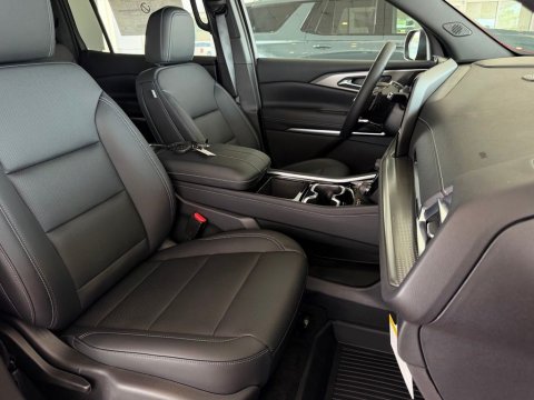 New Radiant Red Tintcoat 2026 Chevrolet Traverse LT FWD - photo 17 - Stock #261230