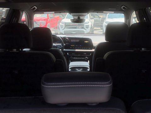 New Radiant Red Tintcoat 2026 Chevrolet Traverse LT FWD - photo 10 - Stock #261230
