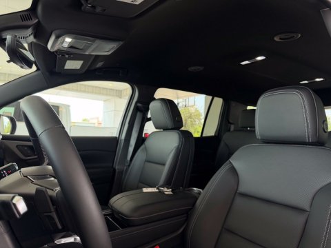 New Radiant Red Tintcoat 2026 Chevrolet Traverse LT FWD - photo 15 - Stock #261230