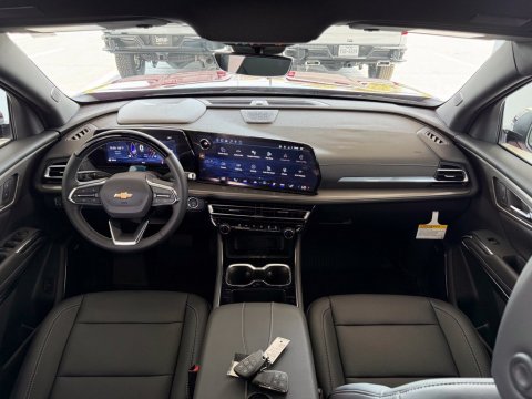 New Radiant Red Tintcoat 2026 Chevrolet Traverse LT FWD - photo 21 - Stock #261230